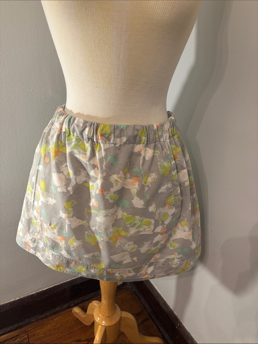 Gray Floral-Print Mini Skirt with Yellow & Peach Accents J. Crew size Medium